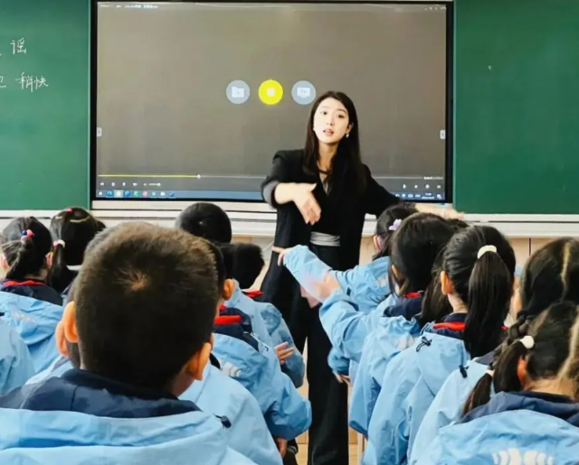 教师队伍活水持续出现为教育强建造注入了连绵不断的动力